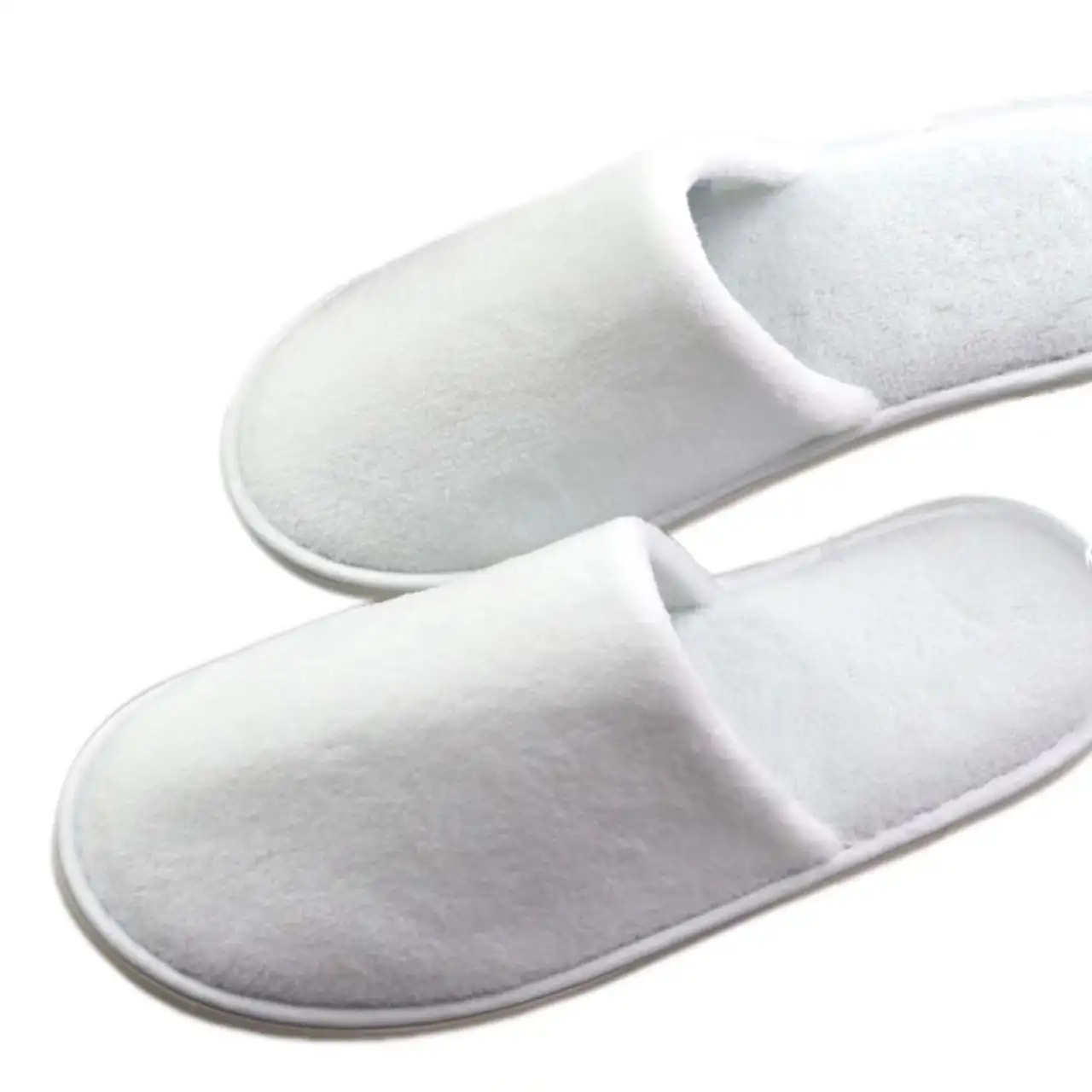 Jiaxing Topkwaliteit Slipper Luxe Custom Logo Wegwerp Slippers Witte Hotel Spa Slippers Voor Gasten Koraal Fluweel