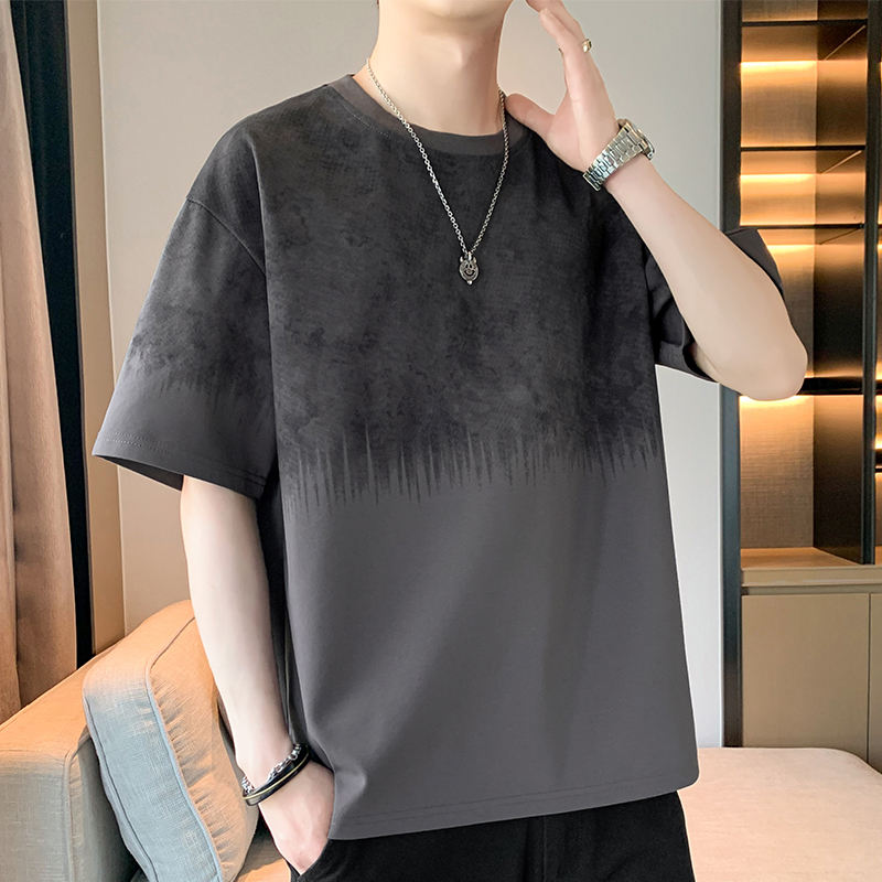 สีเทาเข้ม