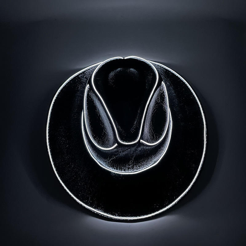 Black hat + white light