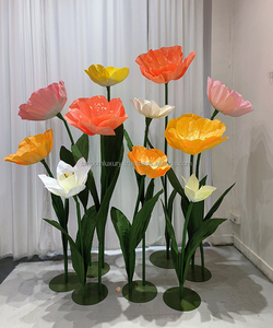 Fleur en papier géante colorée personnalisée LISSE pour la décoration d'événement d'affichage de fenêtre de plomb de mur de route de mariage - Product Image 2
