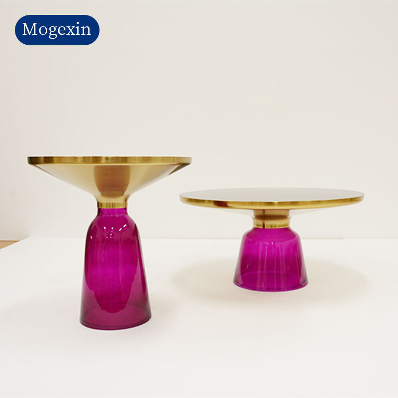 สีม่วงแดง