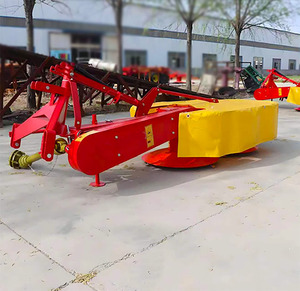 Tondeuse à luzerne montée sur tracteur à quatre roues à haute efficacité avec double disque pour une coupe et une collecte rapides - Product Image 4