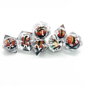 Liquid Core Dice 7Pcs Dnd Game Red Dice Jeu de société <span class=keywords><strong>Spiderman</strong></span> Dice Set avec numéro blanc - Product Image 4