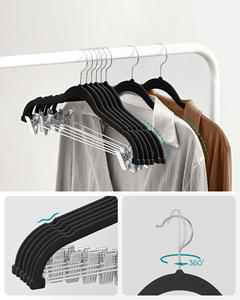<span class=keywords><strong>SONGMICS</strong></span> Lot de 12 cintres en velours Cintres pour pantalons antidérapants en plastique avec clips réglables Vente en gros pour garde-robe Salle de bain - Product Image 4