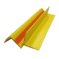 Protection d'angle en forme de L pour mur et palette