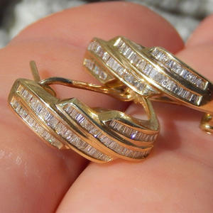 Orecchini E4252 in Oro con Diamanti Taglio Baguette, Gioielli di Lusso Naturali per Donna - Product Image 4