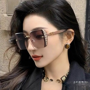 Gafas <span class=keywords><strong>de</strong></span> <span class=keywords><strong>Sol</strong></span> Cuadradas Sin Marco con Borde Cortado, Grandes <span class=keywords><strong>y</strong></span> Modernas para Mujer, <span class=keywords><strong>de</strong></span> Alta Gama, con Protección UV400, Alta Calidad, Venta al Por Mayor, Novedad 2026 - Product Image 2