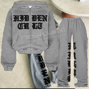 Conjunto de dos piezas para mujer, personalizado por el fabricante, con parche bordado desgastado, estilo cropped y boxy, chándal de jogging apilado - Product Image 2