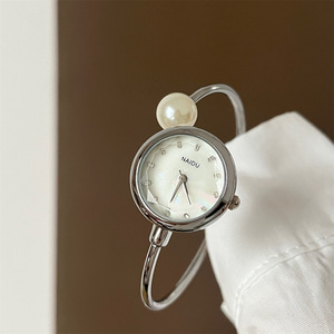 Montre bracelet en perles de haute qualité, design élégant et raffiné, mode minimaliste, distinctivité féminine - Product Image 2