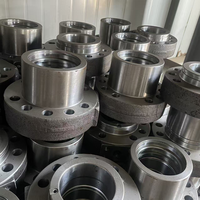 Pièces de machines de construction : Capuchon de vérin hydraulique, Couvercle de tête de joint de vérin de bras, flèche et godet Zx240-3 Zx330-3 Zx200-3