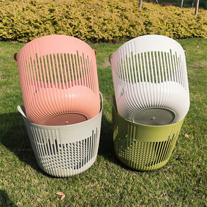 Panier de rangement en plastique de 28 cm de diamètre avec poignées pour un rangement bien organisé - Product Image 4