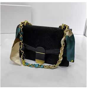 Borsa a tracolla quadrata piccola da donna con catena di seta sciarpa in pelle sintetica borsa a tracolla da donna alla moda