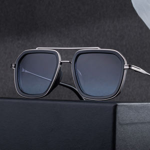 Lunettes de soleil carrées <span class=keywords><strong>en</strong></span> métal à double pont UV400 personnalisées avec logo, tendance et stylées, pour hommes, de la marque Partagas Wholesale Fashion. - Product Image 2