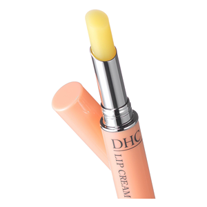 ผลิตภัณฑ์บำรุงริมฝีปาก DHC Medicated Lip Cream 1.5 กรัม ผลิตในญี่ปุ่น ผสมน้ำมันมะกอกบริสุทธิ์ ช่วยเพิ่มความชุ่มชื้น ปราศจากน้ำหอม สำหรับผู้หญิง ขนาดปกติ ขายส่ง - Product Image 2