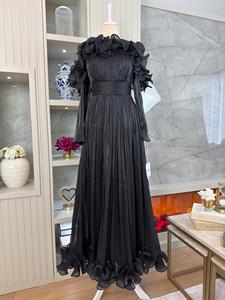 Vestido Abaya Formal para Mujeres Musulmanas, Estilo Modesto, con Pliegues 3D y Ribete de Encaje, Diseño Islámico de Dubái, Marca Loriya - Product Image 6