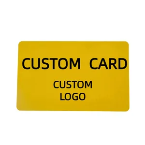 फैक्टरी थोक अनुकूलित मुद्रित पीवीसी उपहार कार्ड वीआईपी सदस्यता लॉयल्टी कार्ड हस्ताक्षर पैनल उभरा हुआ नंबर के साथ
