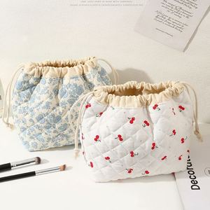 Nouvelle conception tendance, motifs variés, pochette de rangement matelassée douce, sac à cosmétiques à cordon, sac à maquillage matelassé - Product Image 5
