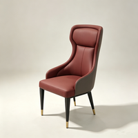 Mobilier de restauration commercial : chaises à structure en fer avec revêtement en cuir et chaises en bois massif, idéales pour les cafés et les restaurants.