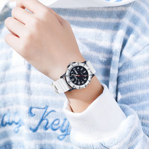 Reloj de Cuarzo Luminoso e Impermeable para Hombre, Diseño Simple y Moderno, Venta al Por Mayor Transfronteriza, Regalos ODM de Fábrica para Mujer - Product Image 4