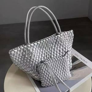 Sac seau en PU pour femme, élégant et haut de gamme, avec motif polyvalent en forme de dés, petit sac seau exquis, nouveau style tendance - Product Image 5