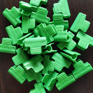 Plastic Film Clip Greenhouse Accessories 120g PP Injection Molded For Agricultural <b>Planting</b> And Home Gardening - Product Image 1