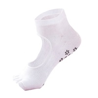 Professionnel anti-dérapant bout ouvert dame cinq doigts Pilates chaussettes 5 orteils Silicone Yoga chaussettes en gros avec soutien de la voûte plantaire