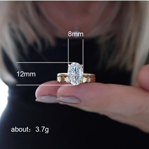 Elegante anello con pietra ovale per donna, design con intarsi scintillanti, gioielli minimalisti alla moda - Product Image 5