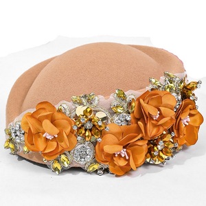 Béret pour <span class=keywords><strong>femme</strong></span> de style britannique vintage, fait main, orné de fleurs <span class=keywords><strong>et</strong></span> de diamants, chapeau d'<span class=keywords><strong>h</strong></span>ôtesse de l'air - Product Image 3
