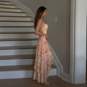 Nouvelle collection été 2026 – Robe longue décontractée écologique à taille naturelle, motif floral romantique, couleurs contrastées, coupe ajustée, dos croisé, sans manches et ourlet à volants - Product Image 4