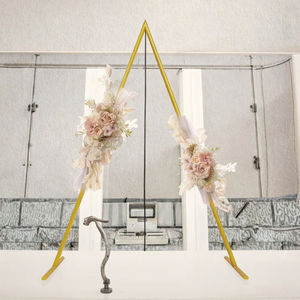 Arche de toile de fond triangulaire en métal blanc FL PS1842, 7,8 pi x 10 pi, durable et portable, pour mariages, anniversaires, fêtes, fleurs (CN/GUA) - Product Image 3