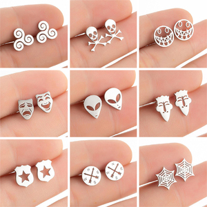 تعزيز وجه تجريدي فريد من الفولاذ المقاوم للصدأ أقراط مسمار للرجال والنساء - Product Image 3