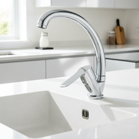 Robinet de cuisine moderne monotrou en alliage de zinc avec cartouche céramique, idéal pour les cuisines d'hôtels et d'appartements
