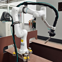 Kit de robot collaboratif mobile pour soudage, cobot soudeur, soudeuse robotisée MIG, soudeuse laser, robot de soudage aluminium avec chariot de soudage sur rail