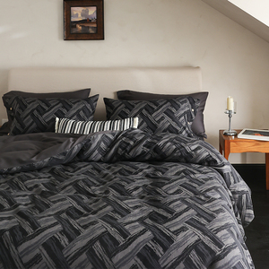 Juego de Ropa de Cama de 4 Piezas con Rayas Cruzadas Gris Oscuro, Directo de Fábrica, Sábanas Reversibles con Botones de Coco para Apartamentos y Casas de Huéspedes, Venta al Por Mayor - Product Image 3