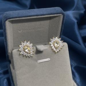 Tianyu Gems Vintage Women's Stud <b>Earrings</b> Gold-Plated Brass with Pear-Shaped White Cubic Zirconia Sunflower Design - Product Image 6