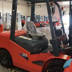 رافعة شوكية ديزل 3 طن من مصنع صيني موثوق به، بسارية ثلاثية المراحل ومحرك قوي وتشغيل مستقر، حاصلة على شهادة CE وكفاءة عالية - Product Image 3