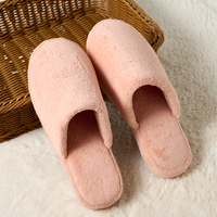 Chaussons d'intérieur douillets et chauds pour femmes, couleur unie, à enfiler, en peluche, confortables, pour temps froid