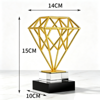 Trophée personnalisé moderne en alliage de zinc, creux, en forme de diamant, avec base en cristal, gravure laser, haute qualité, plusieurs tailles, pour cérémonie de remise des prix