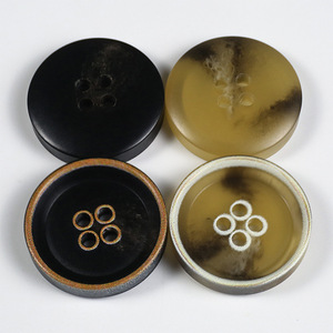 Botón de resina gigante Saint Button de 15mm-28mm, redondo, mate, ecológico, con 4 agujeros, para traje, abrigo, gabardina, con logotipo personalizado. - Product Image 2