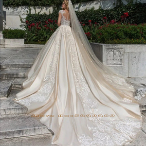 Preciosos Vestidos de Novia de Gala con Apliques de Perlas, Vestido de Novia Princesa con Velo de Novia - Product Image 2