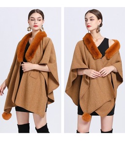 Scialle da donna avvolgente Poncho Ruana mantello aperto Cardigan anteriore scialli con collo in pelliccia Fux per l'autunno inverno - Product Image 4