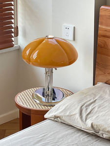 Lampe de table décorative en forme de champignon de <span class=keywords><strong>citrouille</strong></span>, lampe de chevet de style médiéval Bauhaus, lampe de table en verre d'ambiance artistique - Product Image 6