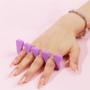 Nouvel outil de beauté pour l'amélioration des ongles : éponge en forme de cœur de pêche, séparateur de doigts, outil magique pour la peinture au vernis à ongles, coton de séparation pour ongles - Product Image 4