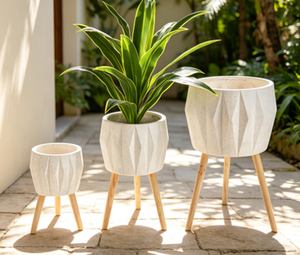 Ensemble de 3 pots de fleurs sur trépied à facettes en diamant, jardinière géométrique moderne sur pieds en bois, décorative pour l'intérieur et l'extérieur - Product Image 3