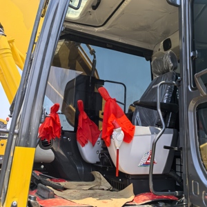 Excavadora usada Komatsu PC210 de 20 toneladas, excavadora de cadenas para contratistas de movimiento de tierras y proyectos de carreteras - Product Image 5