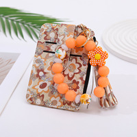 Gelang Kunci Kulit Motif Bunga Bohemian Gaya Baru dengan Gantungan Kunci, Tempat Kartu, Manik-Manik Silikon, dan Dompet