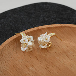 ED68483 Boucles d'oreilles rétro pétale de coquillage français pour la conception de valeurs aberrantes féminines - Product Image 5