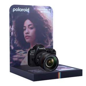 Nguồn Nhà Máy Tùy Biến Bàn <span class=keywords><strong>L</strong></span> Hình Dạng UV In Ấn Hiện Đại Thời Trang Màu Đen Mờ Máy Ảnh Acrylic Hiển Thị Đứng Cho Cửa Hàng - Product Image 2