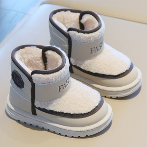Unisex 2025 invierno zapatos <span class=keywords><strong>de</strong></span> cordero <span class=keywords><strong>de</strong></span> alta calidad botas <span class=keywords><strong>de</strong></span> nieve <span class=keywords><strong>para</strong></span> niños forro polar botón algodón grueso niños niñas tallas medianas y grandes - Product Image 6