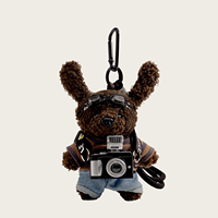 Porte-clés personnalisé avec logo, chien marron en peluche Kawaii, breloque de sac en peluche douce, porte-clés mignon appareil photo pour sac à dos et sac à main